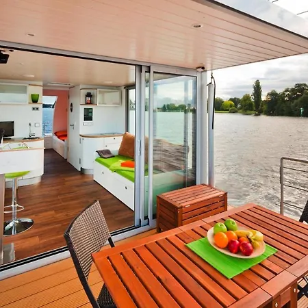 Houseboat Auf Dem Roblinsee - Dbs01100b-n Фюрстенберг