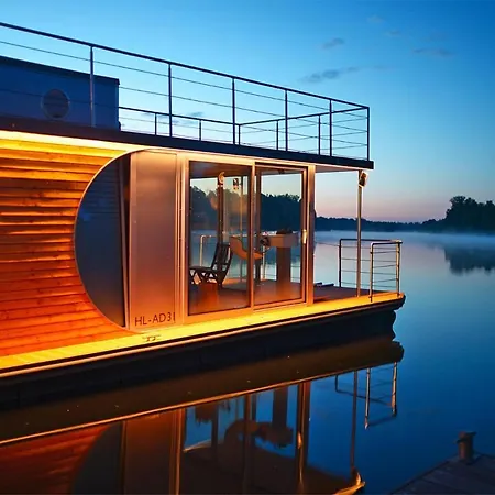Houseboat Auf Dem Roblinsee - Dbs01100b-n Фюрстенберг